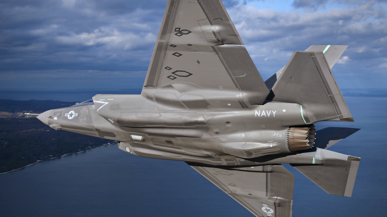 F-35 savaş uçağı 5 yıl sonra üretim izni aldı