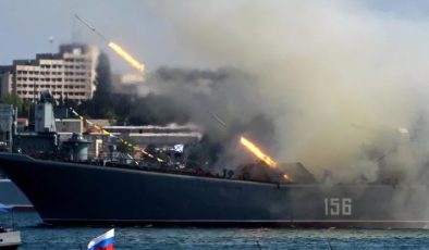 Ukrayna duyurdu: İki Rus savaş gemisini vurduk