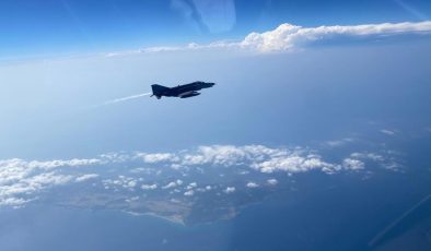 Türk Hava Kuvvetleri Kıbrıs’ın Güneyinde Eğitim Uçuşu Gerçekleştirdi