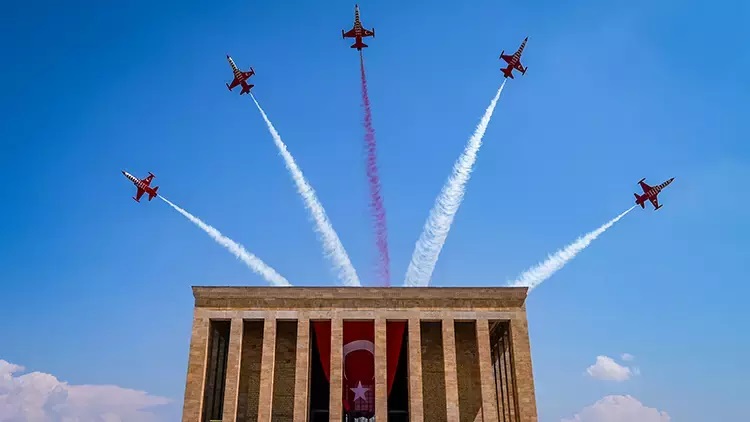 türk yıldızları anıtkabir