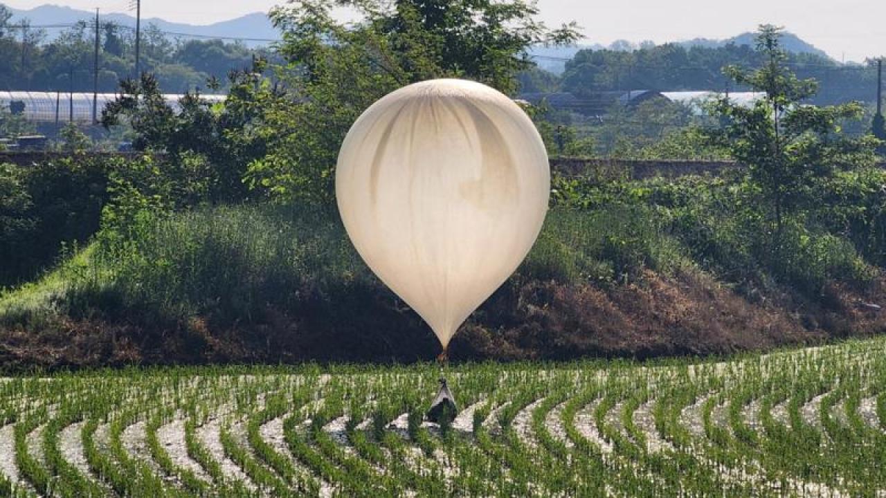 Kuzey Kore İle Güney Kore Arasında Çöp Balonu Gerilimi