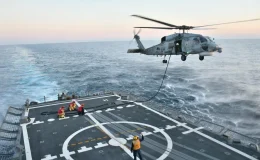 TCG Gelibolu, Helikopterle Havada Yakıt İkmali Yaptı