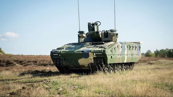 Ukrayna Rheinmetall’den İlk ZMA’sını Teslim Aldı